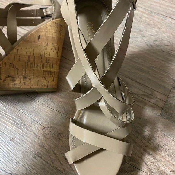 Cathy Jean Strappy Tan Cork Wedges Size 8.5 - Picture 10 of 12